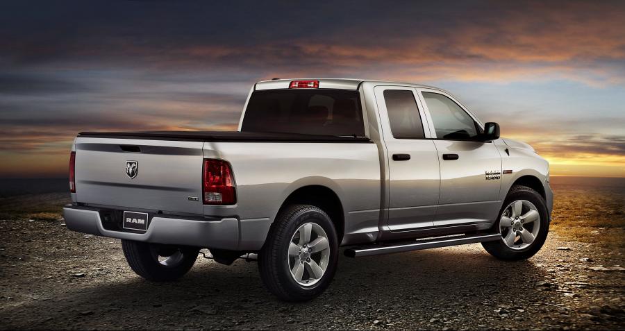  Dodge Ram 1500 EcoDiesel HFE Quad Cab 2015 года  (фото 2 из 4)